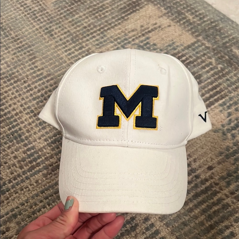 NEVER WORN Michigan white baseball hat